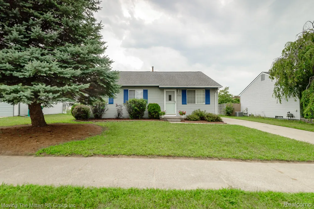 16222 Hillsbriar Drive Romulus City, MI 48174