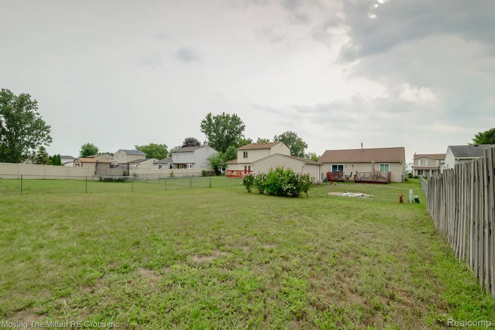 16222 Hillsbriar Drive Romulus City, MI 48174