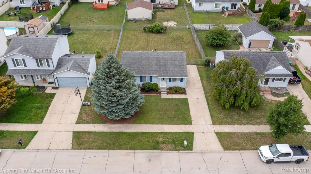 16222 Hillsbriar Drive Romulus City, MI 48174
