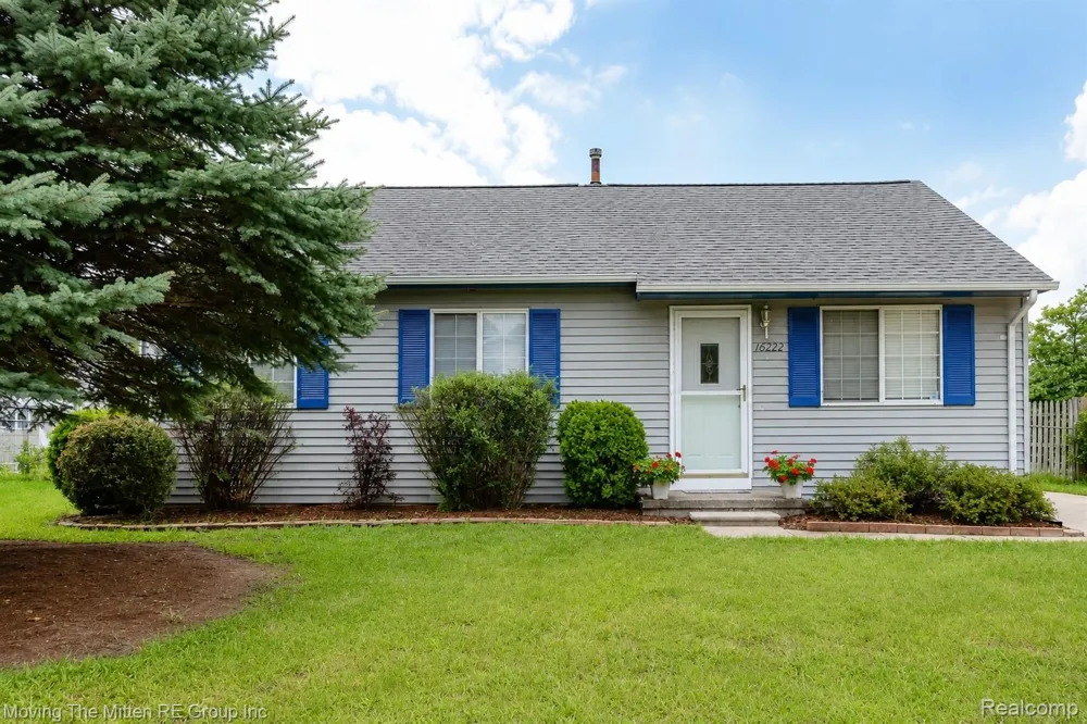 16222 Hillsbriar Drive Romulus City, MI 48174