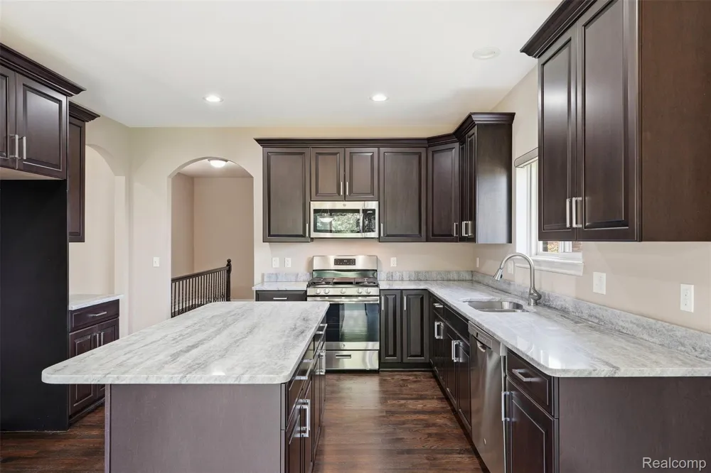 7419 Park Terrace Lane Shelby Charter Township, MI 48317