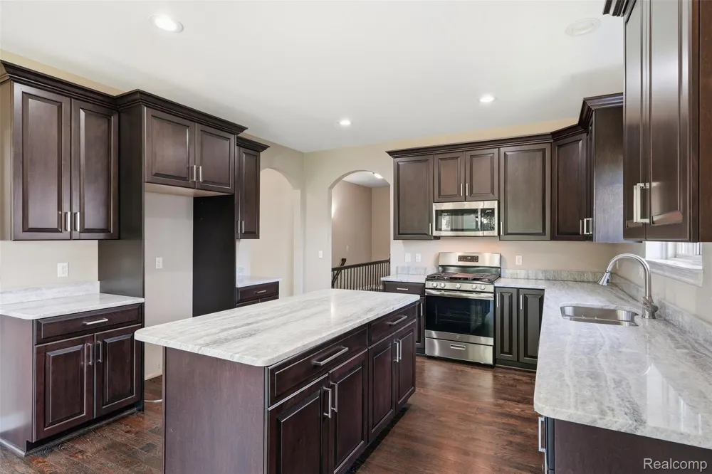 7419 Park Terrace Lane Shelby Charter Township, MI 48317