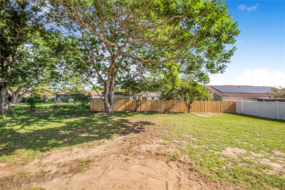 2112 EMBRY AVENUE Haines City, FL 33844