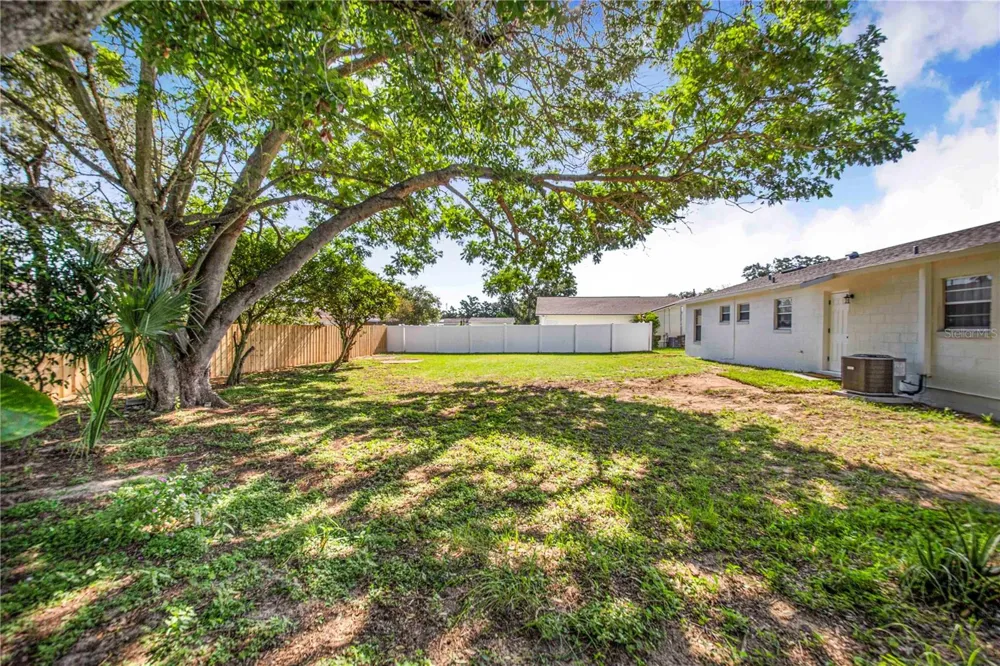 2112 EMBRY AVENUE Haines City, FL 33844