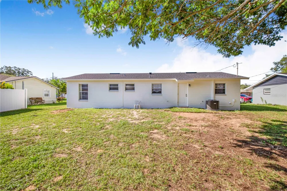 2112 EMBRY AVENUE Haines City, FL 33844
