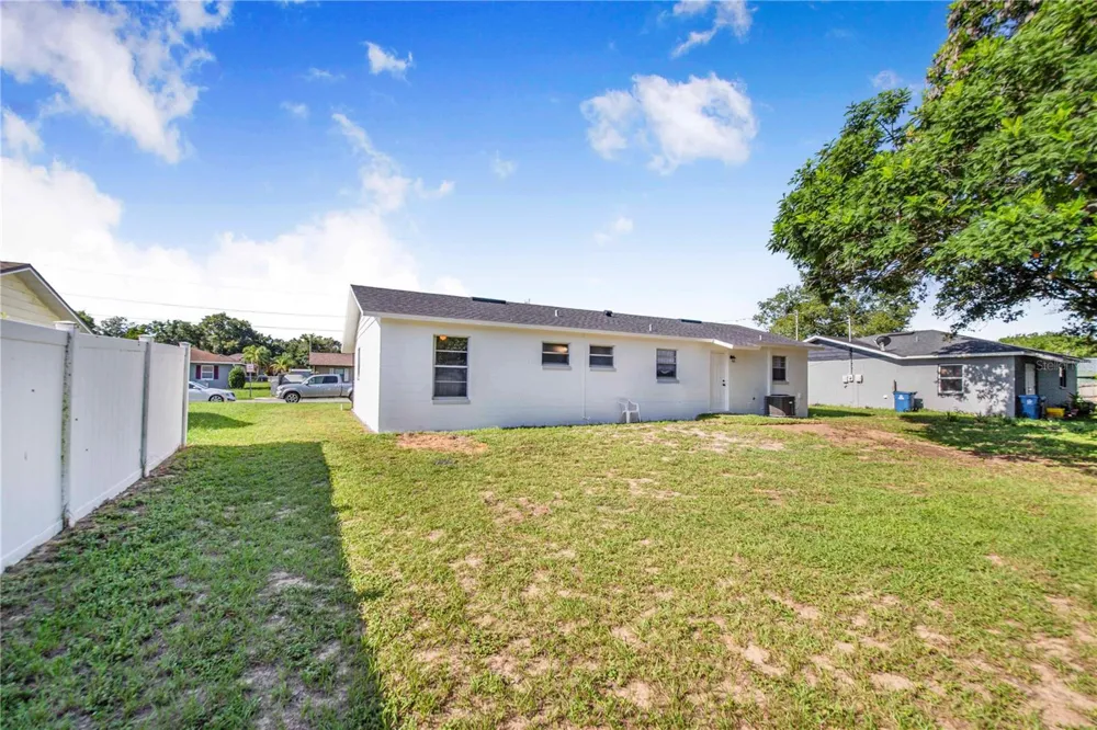 2112 EMBRY AVENUE Haines City, FL 33844