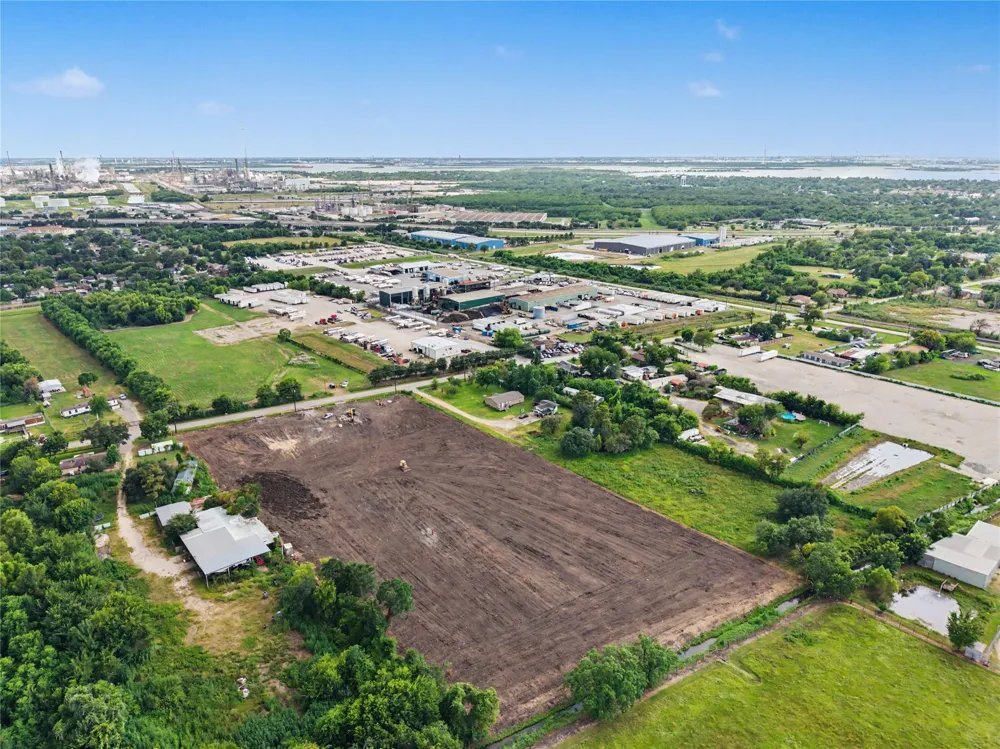 4310 Redell Road Baytown, TX 77521
