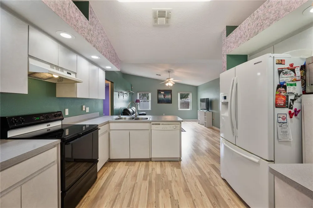 1660 GAMEWELL TRAIL Lakeland, FL 33809