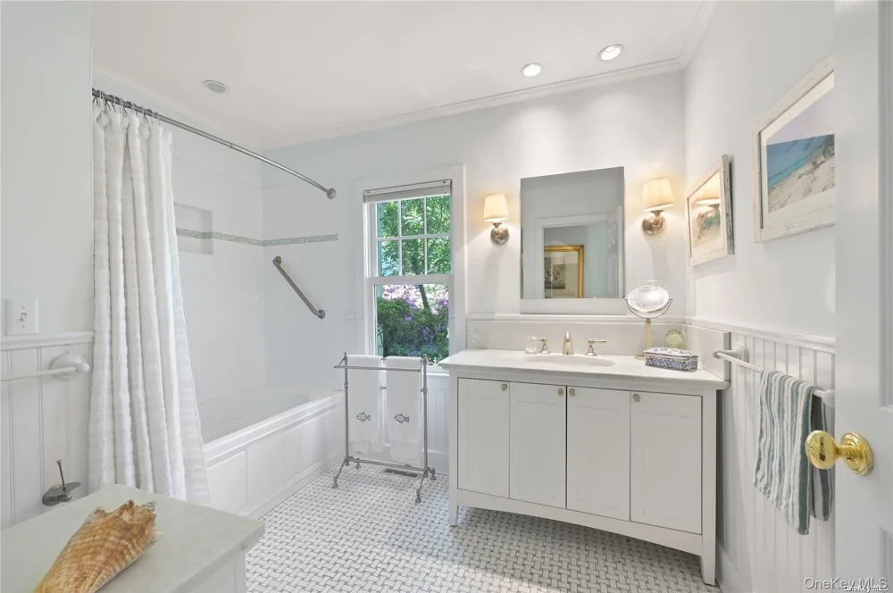50 Inlet View Path East Moriches, NY 11940