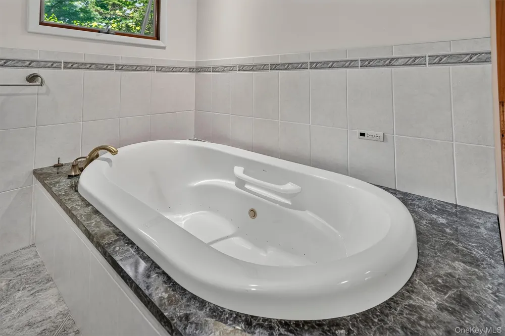 368 Old Dutch Hollow Road Greenwood Lake, NY 10925