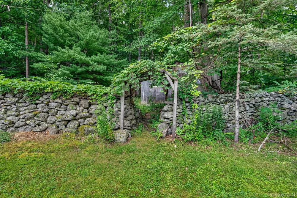 368 Old Dutch Hollow Road Greenwood Lake, NY 10925