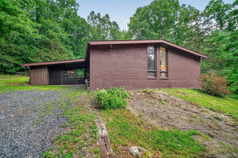 368 Old Dutch Hollow Road Greenwood Lake, NY 10925