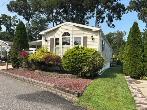 1661 Old Country Road #180