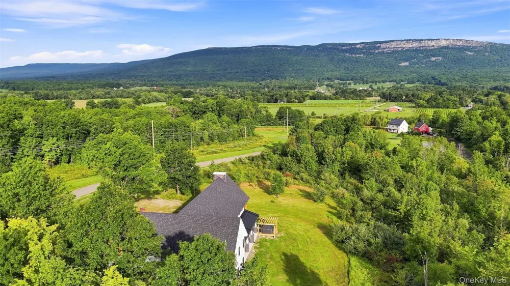 6 Misty Ridge Road Gardiner, NY 12525