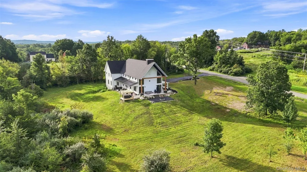 6 Misty Ridge Road Gardiner, NY 12525