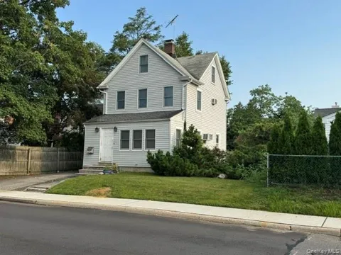 105 Bayview Avenue