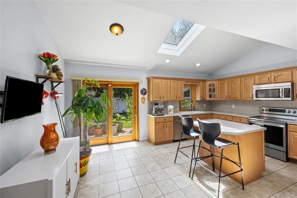 79 Spruce Lane Valley Stream, NY 11581
