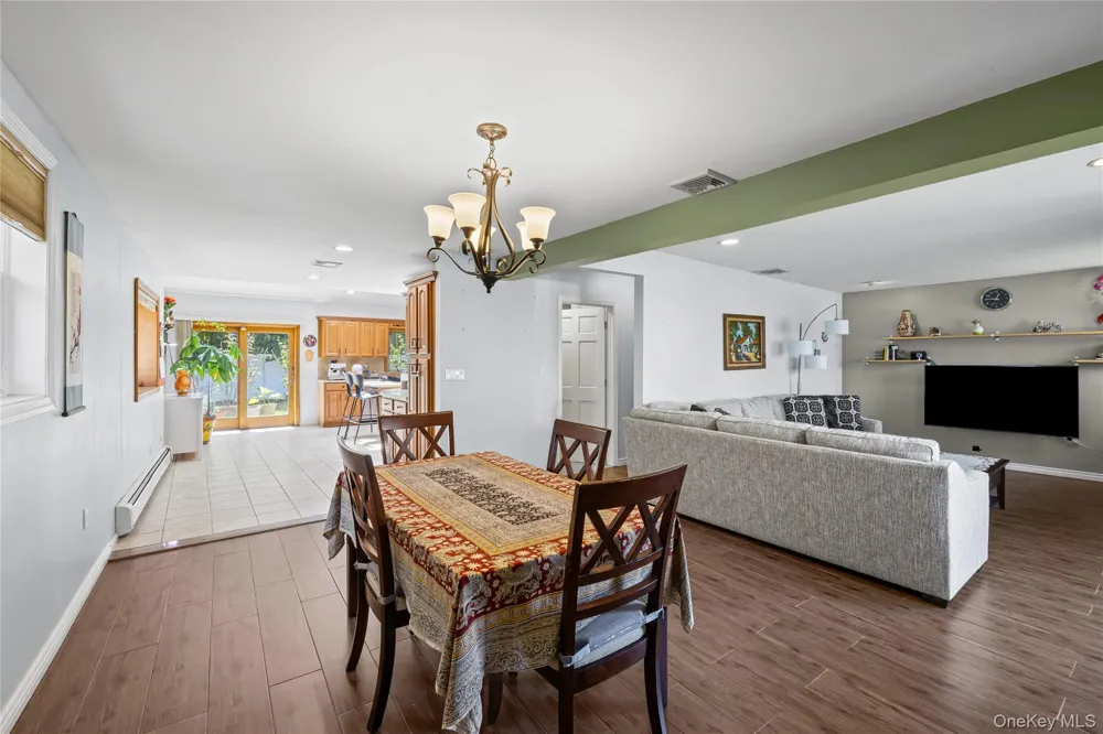 79 Spruce Lane Valley Stream, NY 11581