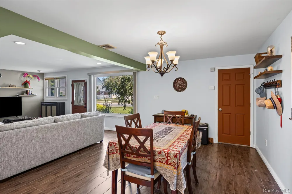 79 Spruce Lane Valley Stream, NY 11581