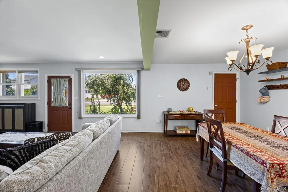 79 Spruce Lane Valley Stream, NY 11581