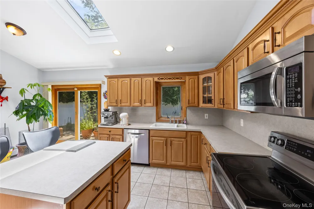 79 Spruce Lane Valley Stream, NY 11581