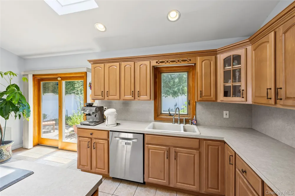 79 Spruce Lane Valley Stream, NY 11581