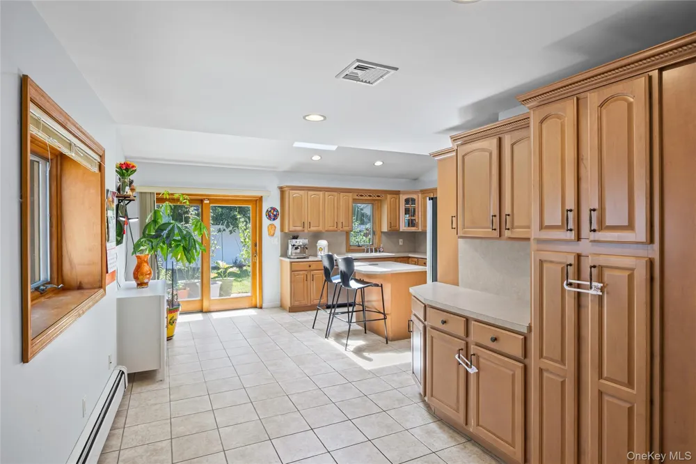 79 Spruce Lane Valley Stream, NY 11581
