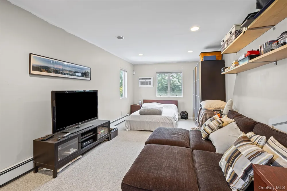 79 Spruce Lane Valley Stream, NY 11581