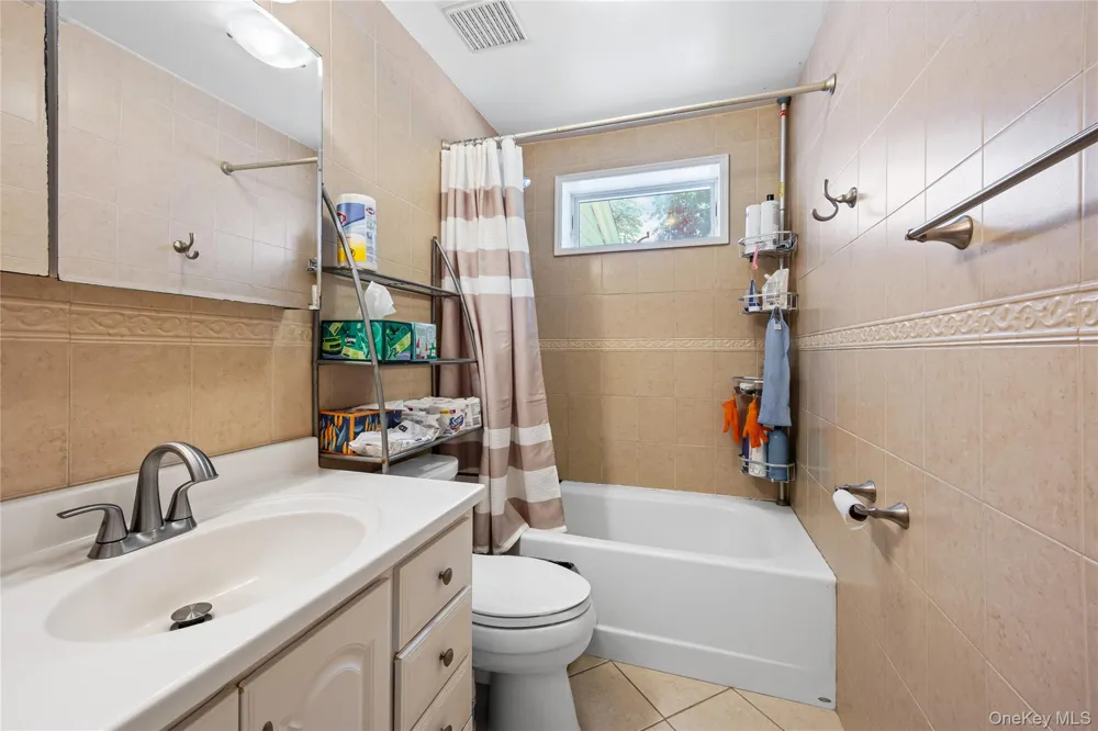 79 Spruce Lane Valley Stream, NY 11581