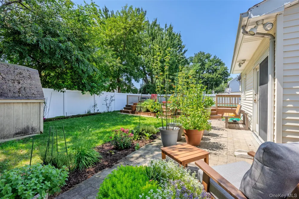 79 Spruce Lane Valley Stream, NY 11581