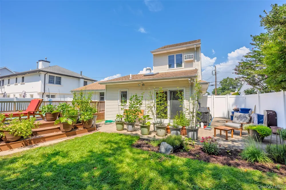 79 Spruce Lane Valley Stream, NY 11581