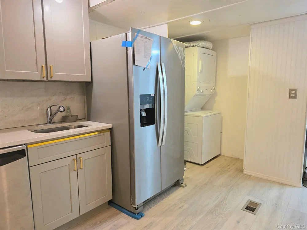 525 Riverleigh Ave #C7 Riverhead, NY 11901