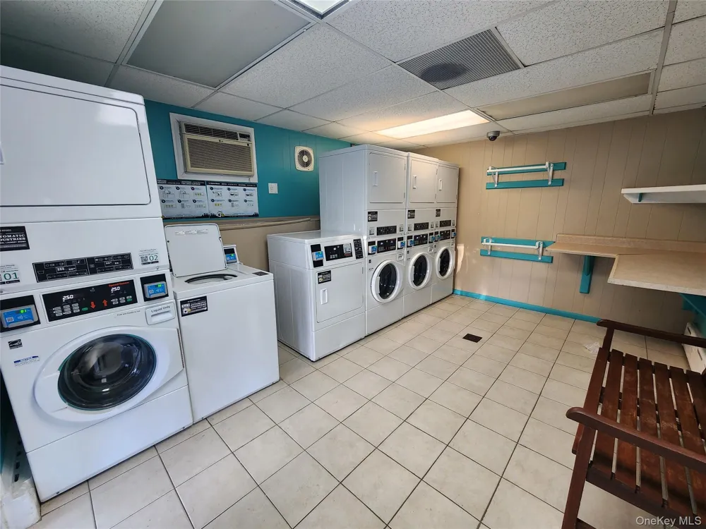 525 Riverleigh Ave #C7 Riverhead, NY 11901