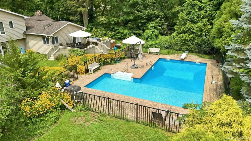 11 Soundview Drive Port Jefferson, NY 11777
