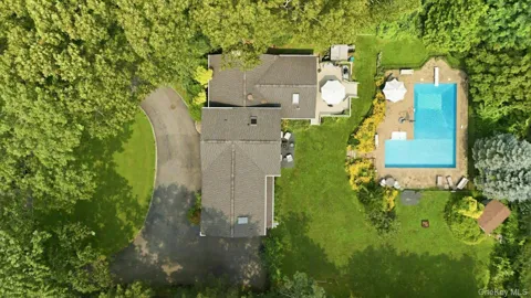 11 Soundview Drive