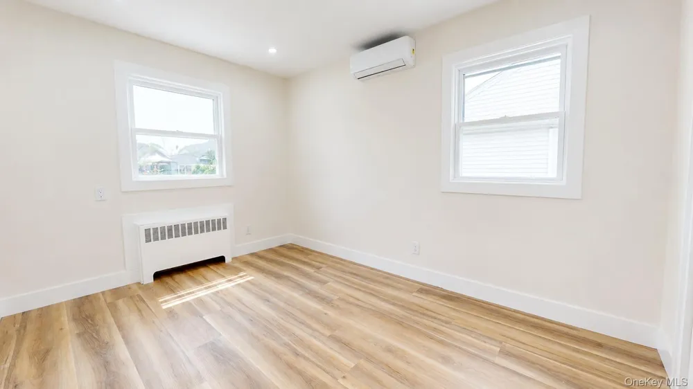 984 Hayes Street Baldwin, NY 11510