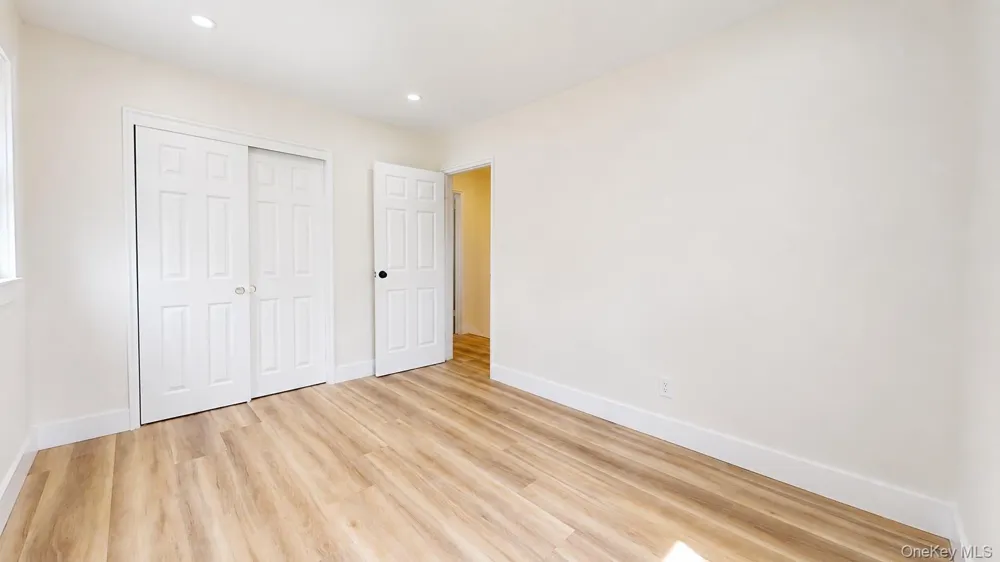984 Hayes Street Baldwin, NY 11510