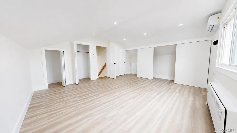 984 Hayes Street Baldwin, NY 11510