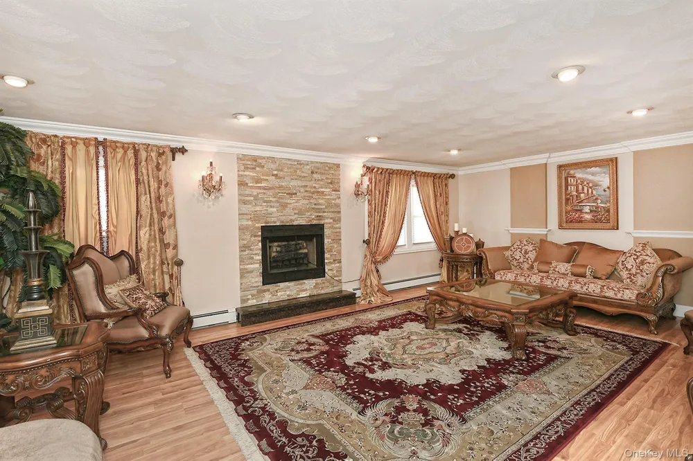 22 Apple Blossom Lane East Patchogue, NY 11772