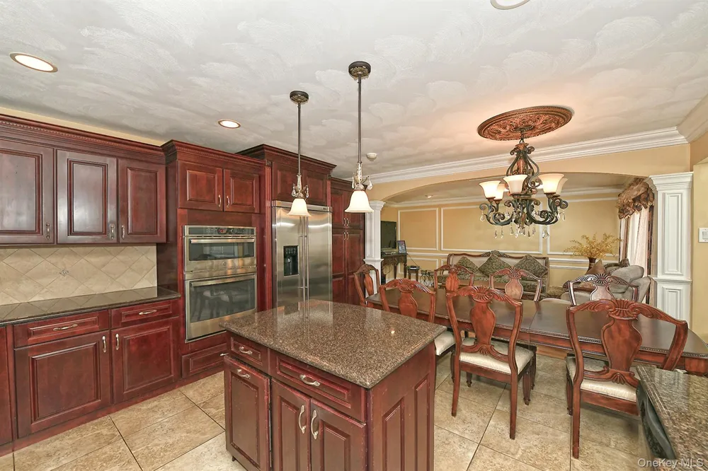 22 Apple Blossom Lane East Patchogue, NY 11772