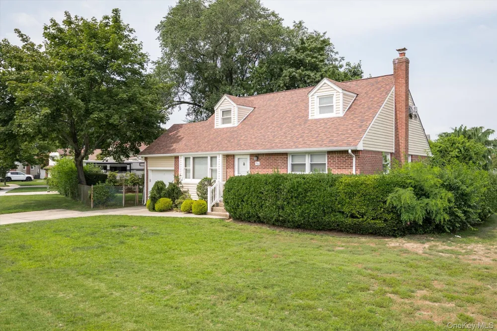 1162 Whitehall Lane Wantagh, NY 11793