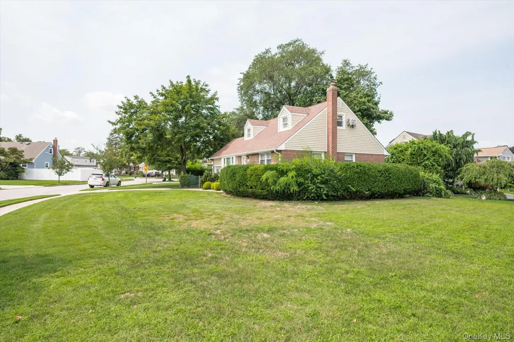 1162 Whitehall Lane Wantagh, NY 11793