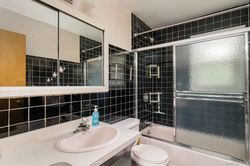 1162 Whitehall Lane Wantagh, NY 11793