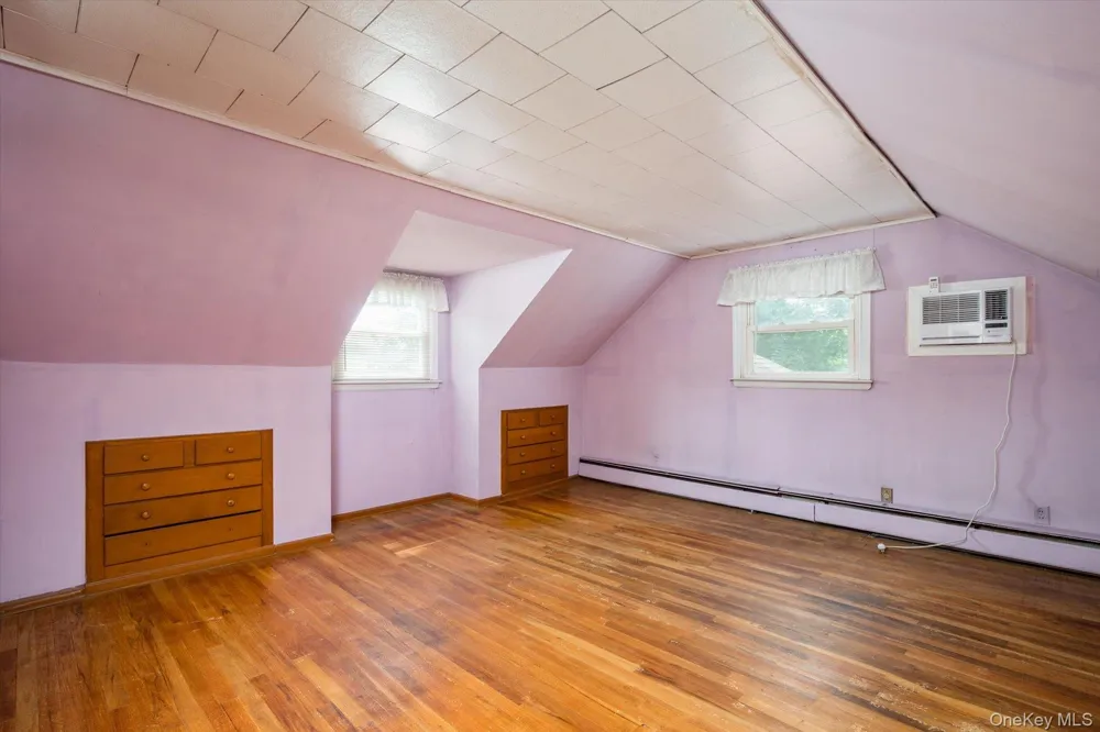 1162 Whitehall Lane Wantagh, NY 11793