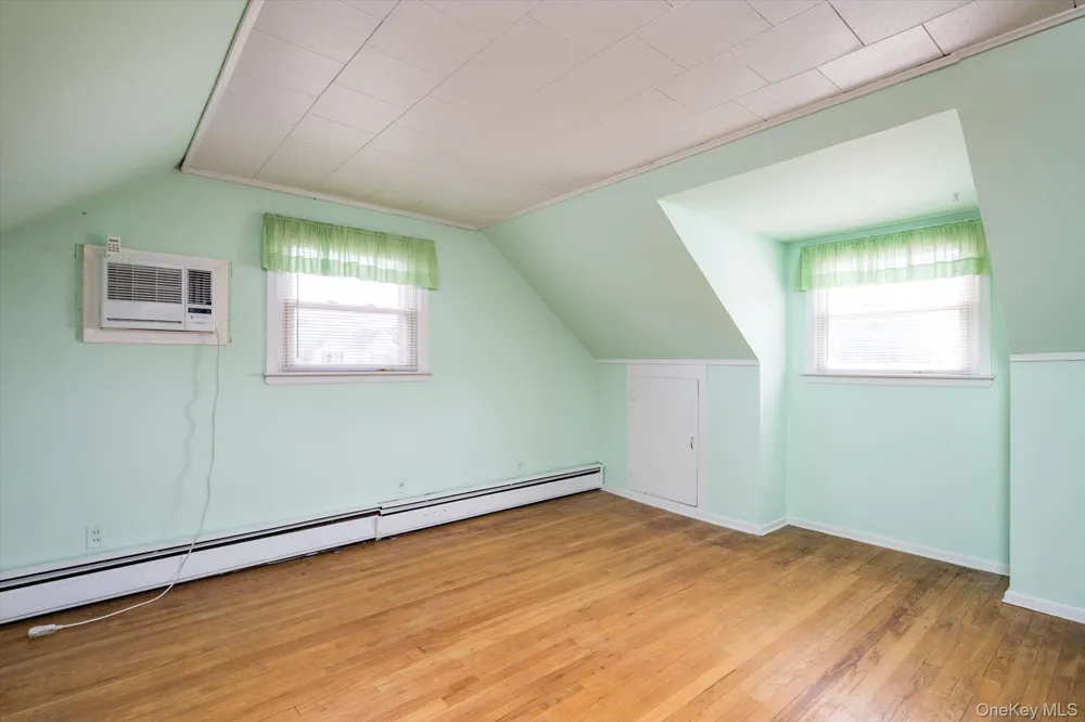 1162 Whitehall Lane Wantagh, NY 11793