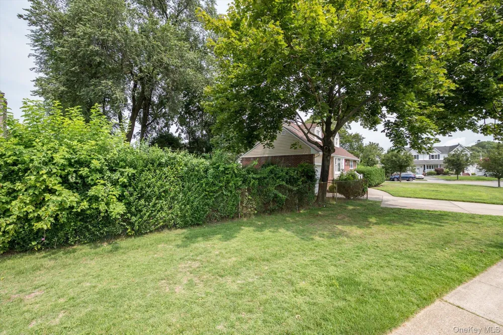 1162 Whitehall Lane Wantagh, NY 11793
