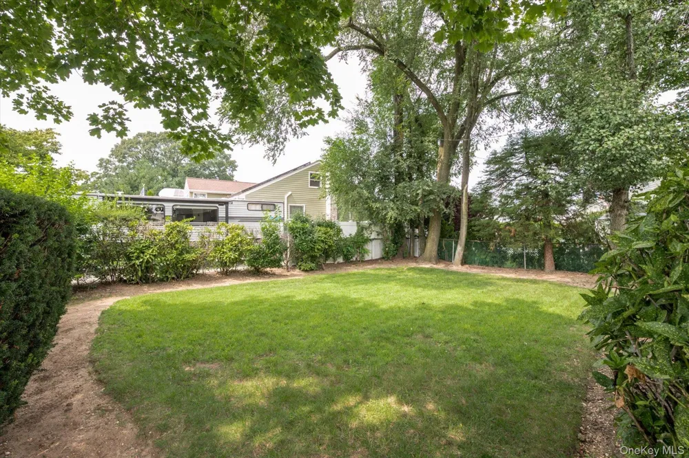 1162 Whitehall Lane Wantagh, NY 11793