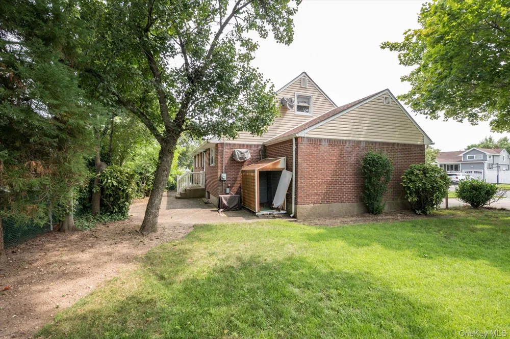 1162 Whitehall Lane Wantagh, NY 11793