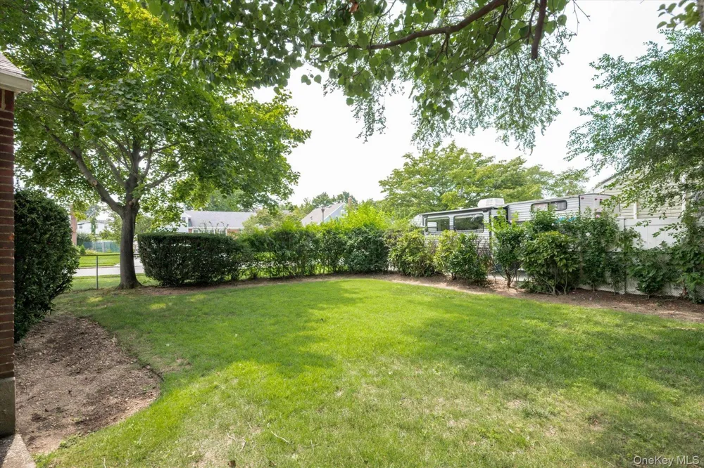 1162 Whitehall Lane Wantagh, NY 11793