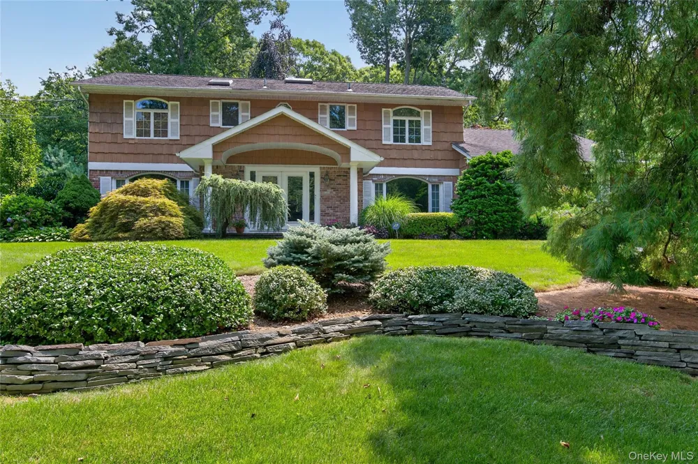 36 Arbor Lane Dix Hills, NY 11746